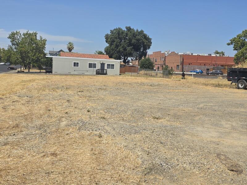 Lincoln CA lot free of dry grass after landscape maintenance work by Rodriguez Landscape Services