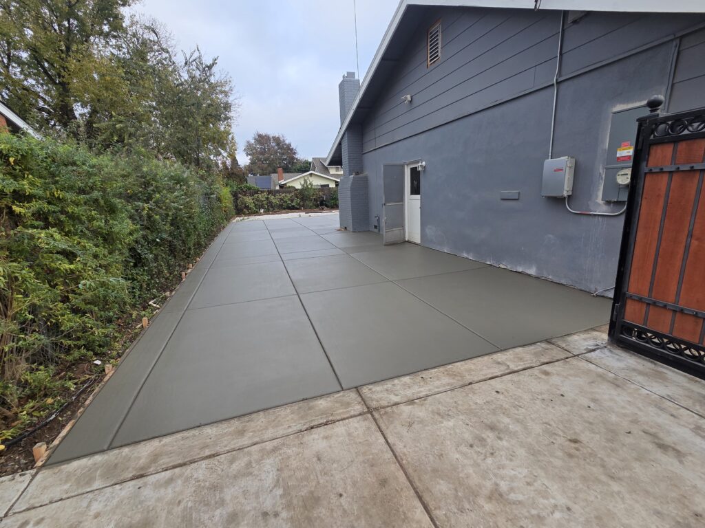 Rodriguez Landscape Services concrete patio
