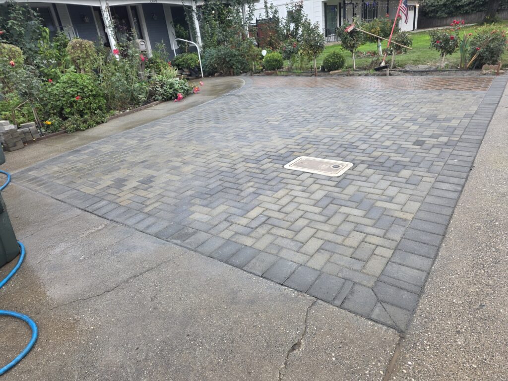 Rodriguez Landscape Services patio paver addition